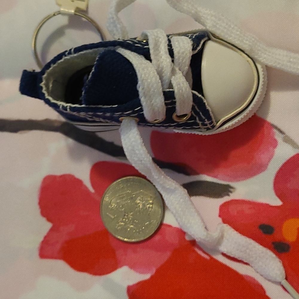 Little Sneaker Keychains 2" - Picture 7 of 9